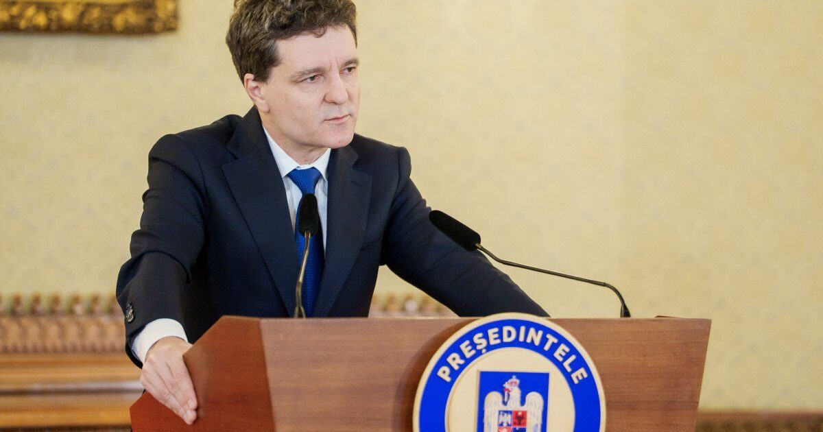 Nicușor Dan atrage atenția asupra inegalității de gen și a violenței domestice, de 8 martie De Ziua Internațională a Femeii, președintele Nicușor Dan a transmis un mesaj prin care a subliniat importanța recunoașterii contribuției femeilor în societate și a atras atenția asupra problemelor cu care acestea se confruntă