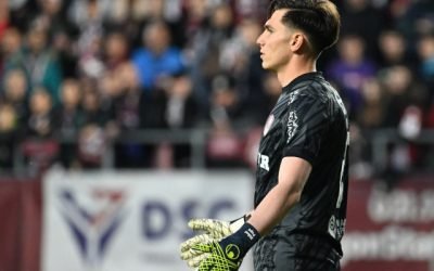 Mihai Popa, portarul CFR-ului, pe lista posibililor convocați la echipa națională pentru barajul cu Turcia Selecționerul Mircea Lucescu ar putea surprinde cu o serie de nume pe lista convocaților pentru barajul cu Turcia, inclusiv posibila convocare în premieră a portarului de la CFR Cluj, Mihai Popa