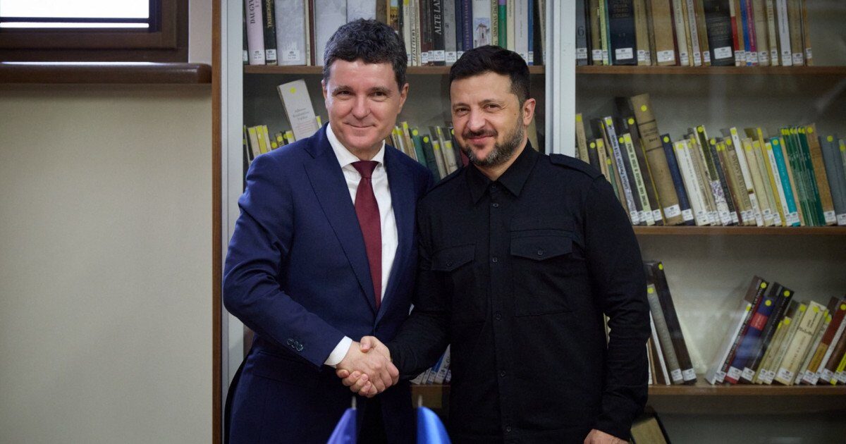 Volodimir Zelenski, în vizită oficială la București: Întâlnire cu președintele și premierul Președintele Ucrainei, Volodimir Zelenski, efectuează astăzi o vizită oficială în România