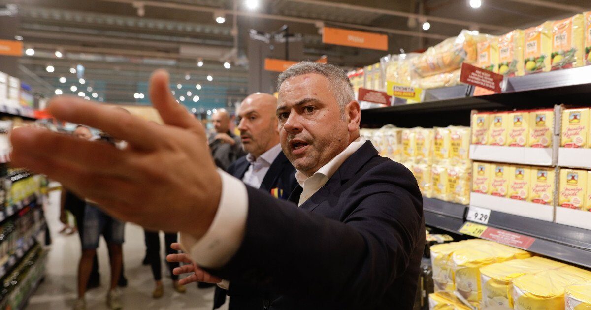 Senatorul USR Ștefan Pălărie îl va chema pe ministrul Agriculturii, Florin Barbu, la Ora Guvernului pentru a explica propunerea de a limita produsele marcă proprie în supermarketuri, pe care o consideră copiată dintr-un proiect AUR