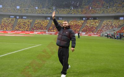 George Pușcaș, prezentat fanilor dinamoviști pe Arena Națională Atacantul George Pușcaș a fost prezentat suporterilor dinamoviști pe Arena Națională, înaintea partidei dintre Dinamo și FC Argeș