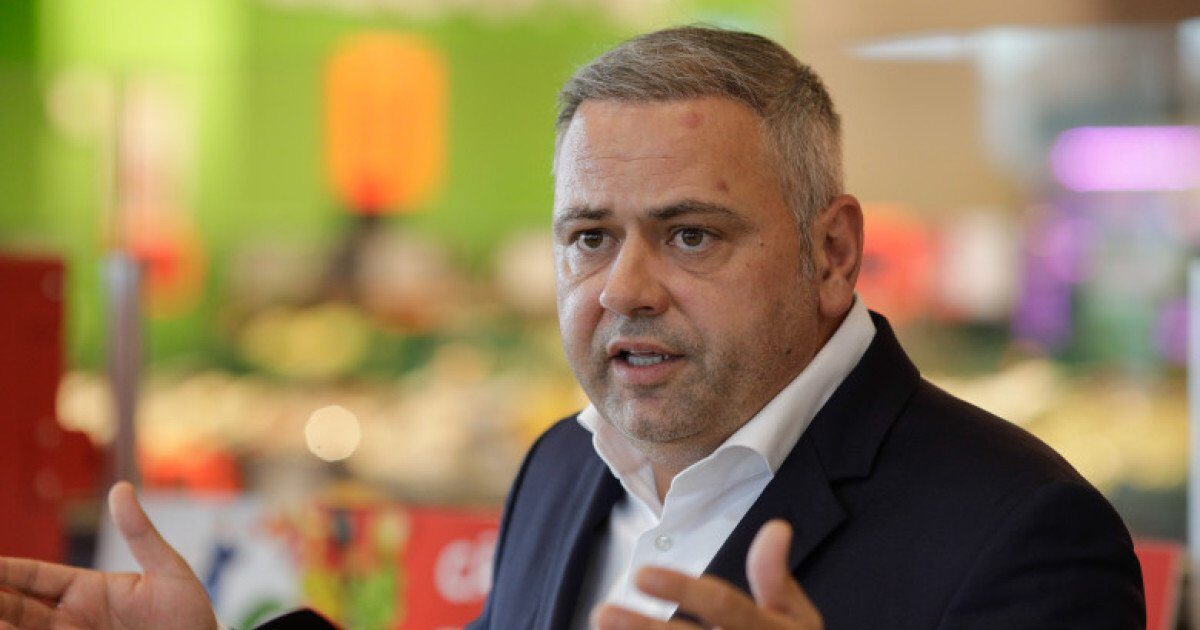 Ministrul Agriculturii, chemat în Senat pentru a explica scumpirea alimentelor Florin Barbu, ministrul Agriculturii, a fost convocat la „Ora Guvernului” în Senat pe 18 martie, la solicitarea USR
