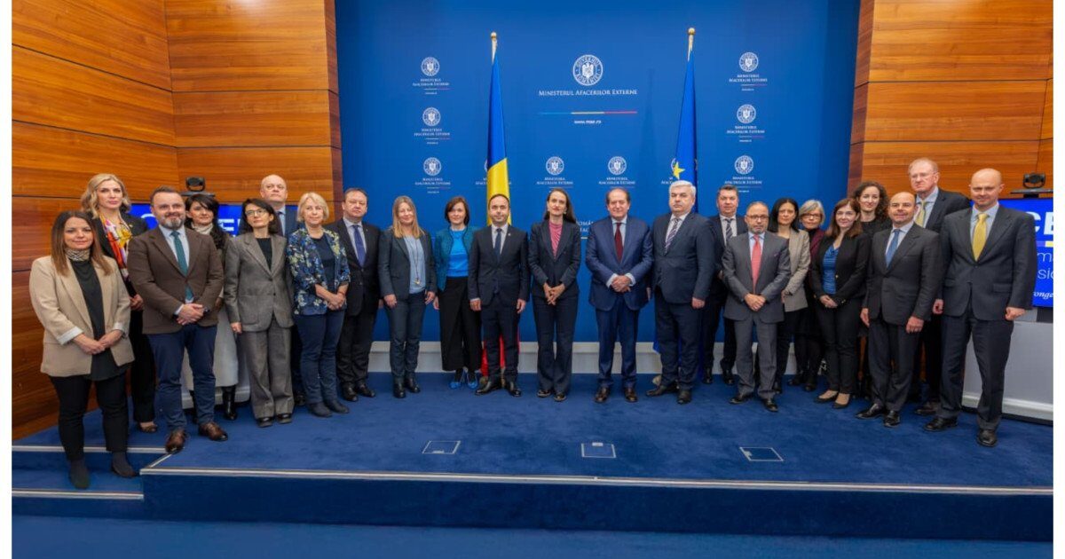România preia oficial președinția Inițiativei Central Europene: Priorități pentru 2026 Oana Țoiu, ministrul Afacerilor Externe, a marcat lansarea oficială a Președinției României a Inițiativei Central Europene (ICE) printr-o reuniune a Comitetului Coordonatorilor Naționali (CNC) la București