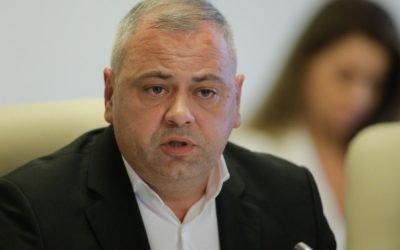 România țintește statutul de „grânar al Europei” prin extinderea sistemelor de irigații Ministrul Agriculturii, Florin Barbu, a declarat joi că România își propune să devină principalul producător agricol din Uniunea Europeană, concentrându-se pe extinderea sistemelor de irigații