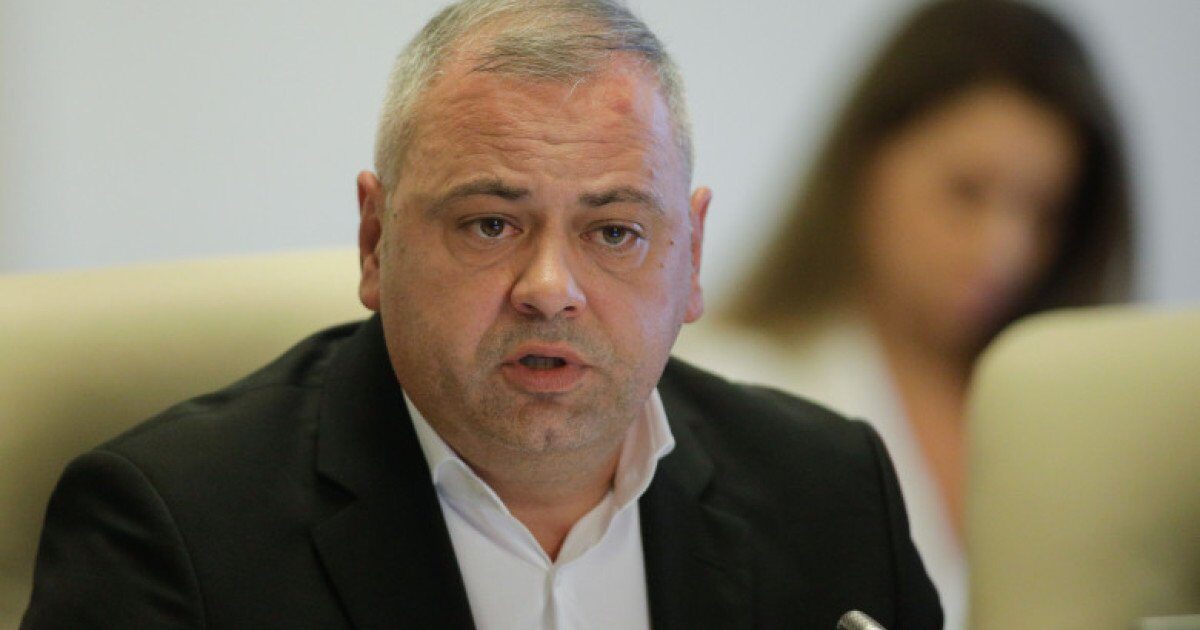 România țintește statutul de „grânar al Europei” prin extinderea sistemelor de irigații Ministrul Agriculturii, Florin Barbu, a declarat joi că România își propune să devină principalul producător agricol din Uniunea Europeană, concentrându-se pe extinderea sistemelor de irigații