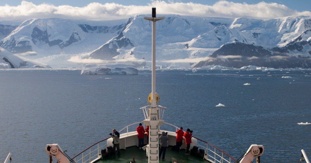 Cercetătorii au forat mai adânc ca niciodată în Antarctica: Dovezi ale unui ocean dispărut O echipă internațională de cercetători a realizat o descoperire majoră sub calota glaciară a Antarcticii de Vest