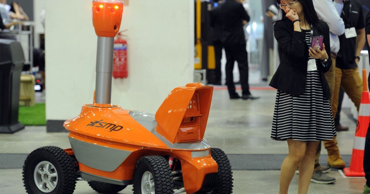 Roboții și inteligența artificială, în spatele risipei alimentare Lanțurile de aprovizionare din întreaga lume trec printr-o transformare profundă, cu roboți și inteligența artificială (AI) preluând controlul asupra tot mai multor procese