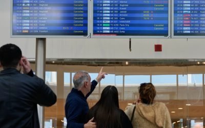 Haos aerian global: Mii de zboruri anulate din cauza conflictului din Orientul Mijlociu Mii de zboruri au fost anulate la nivel global, iar sute de mii de pasageri au rămas blocați în aeroporturi, pe fondul închiderii spațiilor aeriene cheie din Orientul Mijlociu