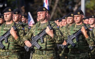 Croația reintroduce serviciul militar obligatoriu: sute de tineri se prezintă la recrutare Croația a reintrodus serviciul militar obligatoriu după ce l-a eliminat în 2008