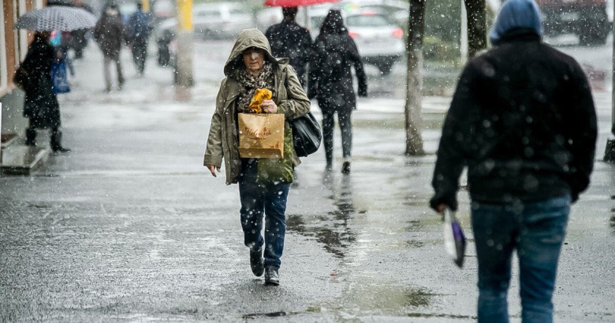 ANM avertizează: Vremea se schimbă radical – ploi, vânt puternic și ninsori în toată țara Administrația Națională de Meteorologie (ANM) a emis o informare meteorologică valabilă începând de joi, 26 martie, ora 12:00, până luni, 30 martie, ora 10:00