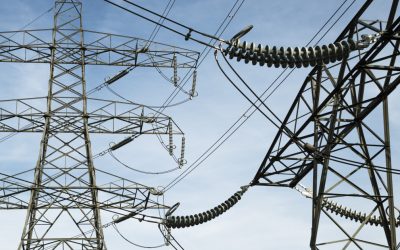 Un bărbat din Caraș-Severin, salvat miraculos după un accident de muncă grav Un muncitor din Caraș-Severin a supraviețuit miraculos unui accident de muncă extrem de grav, suferit după electrocutarea pe un stâlp de electricitate