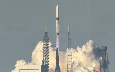 Jeff Bezos vrea să plaseze centre de date în spațiu: Planuri ambițioase cu zeci de mii de sateliți Blue Origin, compania aerospațială a lui Jeff Bezos, a depus o cerere la Comisia Federală de Comunicații din SUA (FCC) pentru a lansa până la 51.600 de sateliți