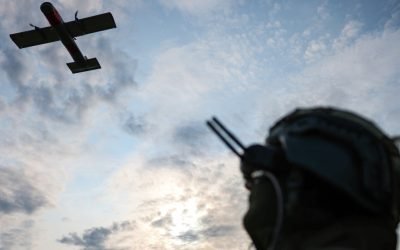 Producție de drone în România: 16 companii ucrainene vin la negocieri Șaisprezece companii ucrainene din domeniul tehnologiei aeronautice au sosit în România pentru a discuta cu autoritățile despre posibilitatea de a produce drone în țara noastră