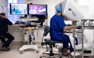 Chirurg din Londra, prima operație robotică la distanță din Marea Britanie Un medic chirurg din Londra a efectuat o premieră medicală în Marea Britanie: o operație robotică la distanță asupra unui pacient aflat la 2.400 de kilometri distanță, în Gibraltar