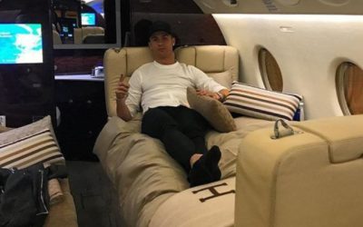 Cristiano Ronaldo își mută avionul privat în contextul tensiunilor din Arabia Saudită Atacurile cu drone iraniene asupra ambasadei Statelor Unite ale Americii din Riyadh au stârnit o serie de reacții, inclusiv o decizie rapidă din partea lui Cristiano Ronaldo