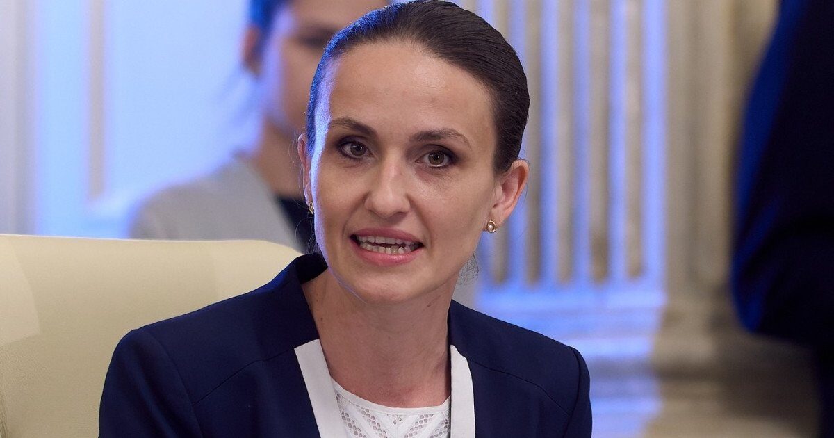 România își reafirmă solidaritatea cu partenerii din Orientul Mijlociu Oana Țoiu, ministrul Afacerilor Externe, a transmis un mesaj de solidaritate statelor din Orientul Mijlociu, pe fondul tensiunilor și al atacurilor recente din regiune