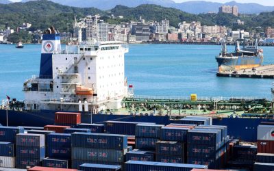 Războiul din Orientul Mijlociu lovește puternic economia globală, cu prețuri în creștere și rute comerciale vitale sub amenințare