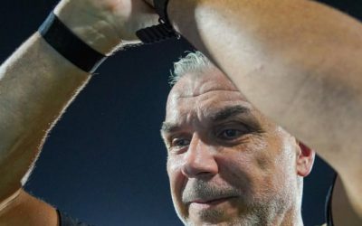 Olăroiu, eroul neașteptat: antrenorul român ajută elevi blocați în Dubai În timp ce contextul internațional tensionat ridică semne de întrebare asupra siguranței cetățenilor români aflați în străinătate, Cosmin Olăroiu, antrenorul român cu o carieră de succes în Emiratele Arabe Unite, a făcut un gest remarcabil