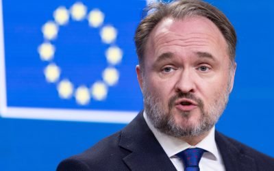 Bruxelles-ul cere limitarea consumului de petrol și gaze, de teama unei crize energetice prelungite Comisia Europeană le solicită statelor membre să ia în considerare măsuri pentru reducerea consumului de petrol și gaze, mai ales în sectorul transporturilor