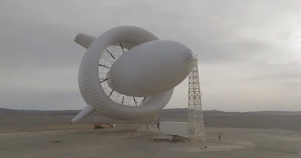 O companie chineză a testat cu succes o turbină eoliană zburătoare, de mărimea unui dirijabil, capabilă să genereze electricitate