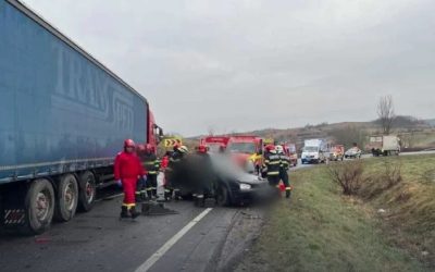 Accident grav în județul Cluj: Cinci persoane și-au pierdut viața Un accident rutier deosebit de grav a avut loc luni dimineață, pe DN1F, în apropiere de localitatea Sânpaul, județul Cluj