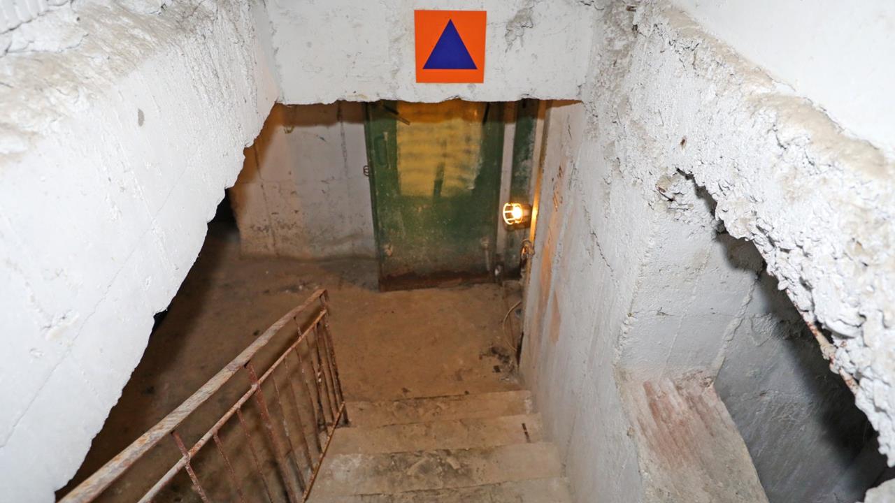 Adăposturile civile din Sectorul 2, în atenția autorităților: reparații și posibile extinderi Primăria Sectorului 2 intenționează să demareze ample lucrări de reparații și modernizare a adăposturilor civile existente, conform unui proiect de hotărâre ce va fi supus aprobării consiliului local