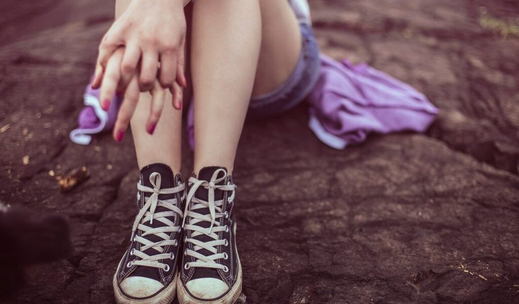 Alertă SOS: O adolescentă sechestrată în Ialomița, salvată datorită funcției telefonului mobil Un incident grav a avut loc în județul Ialomița, unde o adolescentă de 17 ani a fost victima unei sechestrări