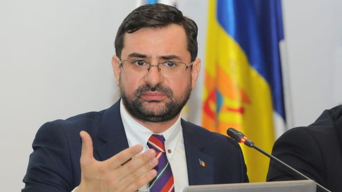 Adrian Chesnoiu, fost ministru al Agriculturii, condamnat la închisoare cu executare pentru abuz în serviciu Adrian Chesnoiu, fost deputat PSD și ministru al Agriculturii în guvernul Ciucă, a fost condamnat la 4 ani de închisoare de către instanță