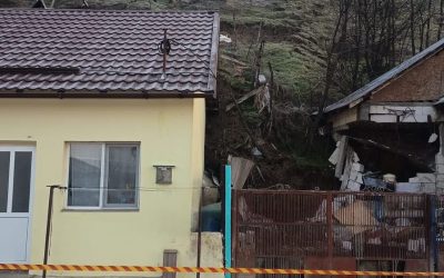 Alunecare de teren în slatina: Blocuri afectate