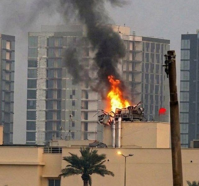 Ambasada americană din Bagdad, ținta unui atac; Washingtonul își somează cetățenii să părăsească Irakul Ambasada Statelor Unite ale Americii din Bagdad a fost atacată sâmbătă, la scurt timp după ce în capitala irakiană au avut loc lovituri aeriene împotriva unui grup armat pro-iranian