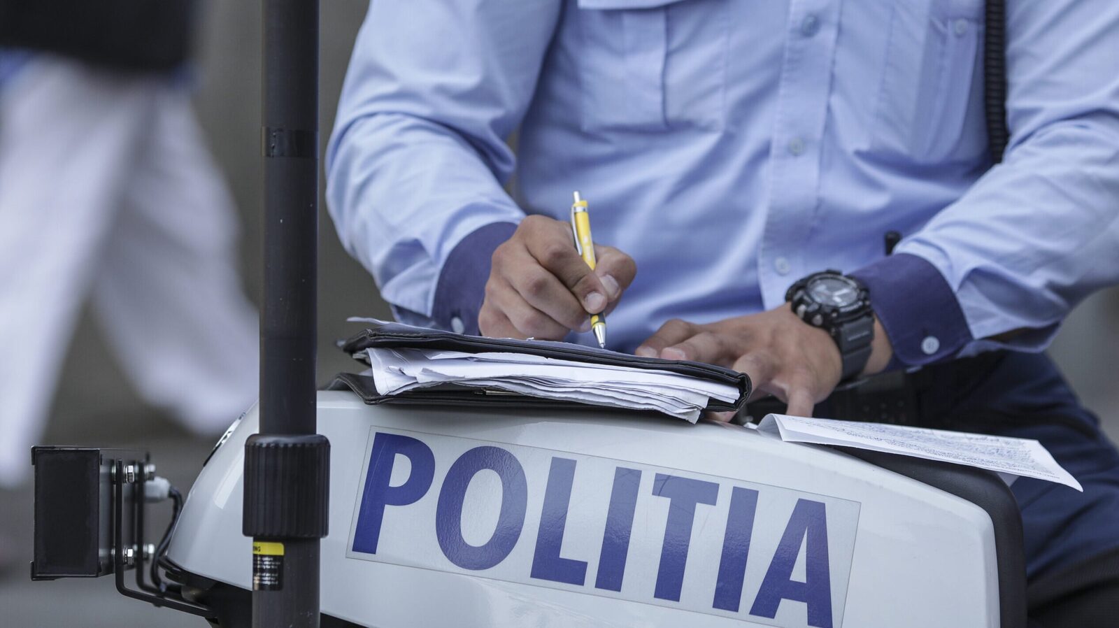 Cum poți suspenda plata unei amenzi sau a unei sancțiuni administrative Dacă ai fost amendat sau ai primit o sancțiune administrativă, legea îți oferă posibilitatea de a suspenda executarea acesteia pe durata procesului