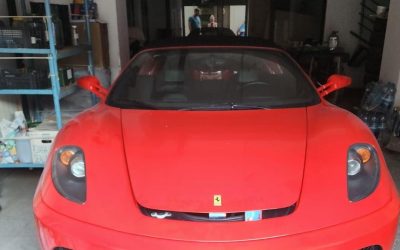 ANAF scoate la licitație un Ferrari F430 Spider; prețul de pornire – 700.000 de lei Agenția Națională de Administrare Fiscală (ANAF) a lansat o platformă online prin care vinde bunurile confiscate sau intrate în proprietatea statului
