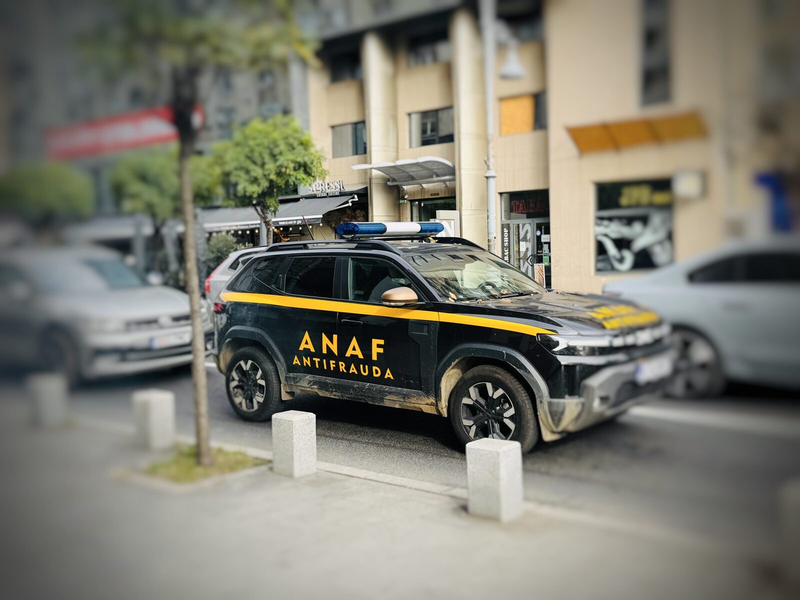 ANAF confiscă peste 13,5 milioane de euro de la o casă de schimb valutar din București Agenția Națională de Administrare Fiscală (ANAF) a confiscat peste 13,5 milioane de euro (echivalentul a 68,93 milioane lei) de la o casă de schimb valutar din București