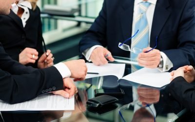 Guvernul introduce o primă de stabilitate pentru tinerii angajați și subvenții pentru angajatori Guvernul a adoptat o ordonanță prin care introduce o primă de stabilitate pentru tinerii aflați la primul loc de muncă, dar și stimulente financiare pentru companiile care angajează persoane din grupuri vulnerabile