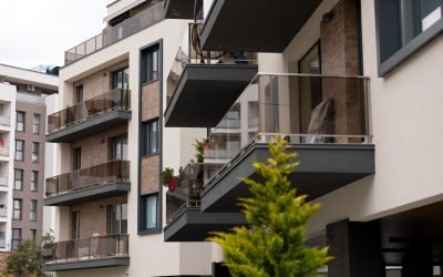 Atenție la renovări: ce poți face în apartament și ce nu Mulți români consideră că pot efectua orice modificare în locuința proprie, însă legislația impune limite clare