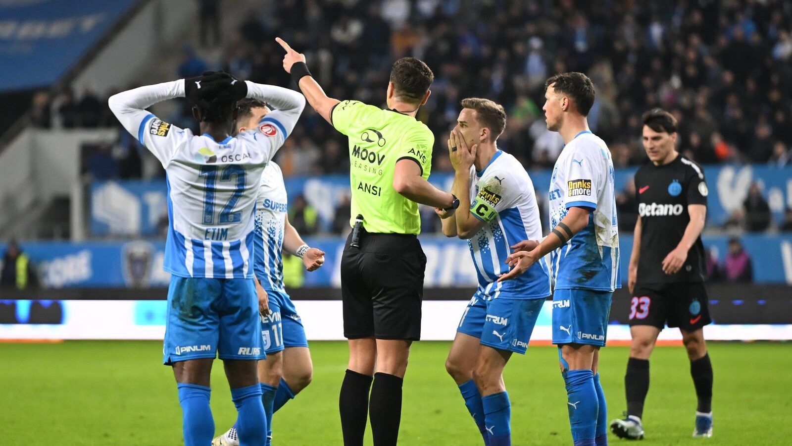 Cine arbitrează craiova – CFR cluj din cupa româniei