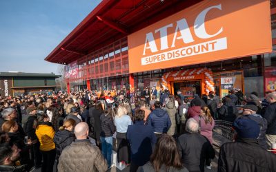 Auchan intră pe piața magazinelor mici cu formatul hiperdiscount ATAC Retailerul francez Auchan își extinde prezența pe piața românească prin formatul de hiperdiscount, deschizând un magazin ATAC într-un spațiu mai mic, similar cu cel al unui supermarket