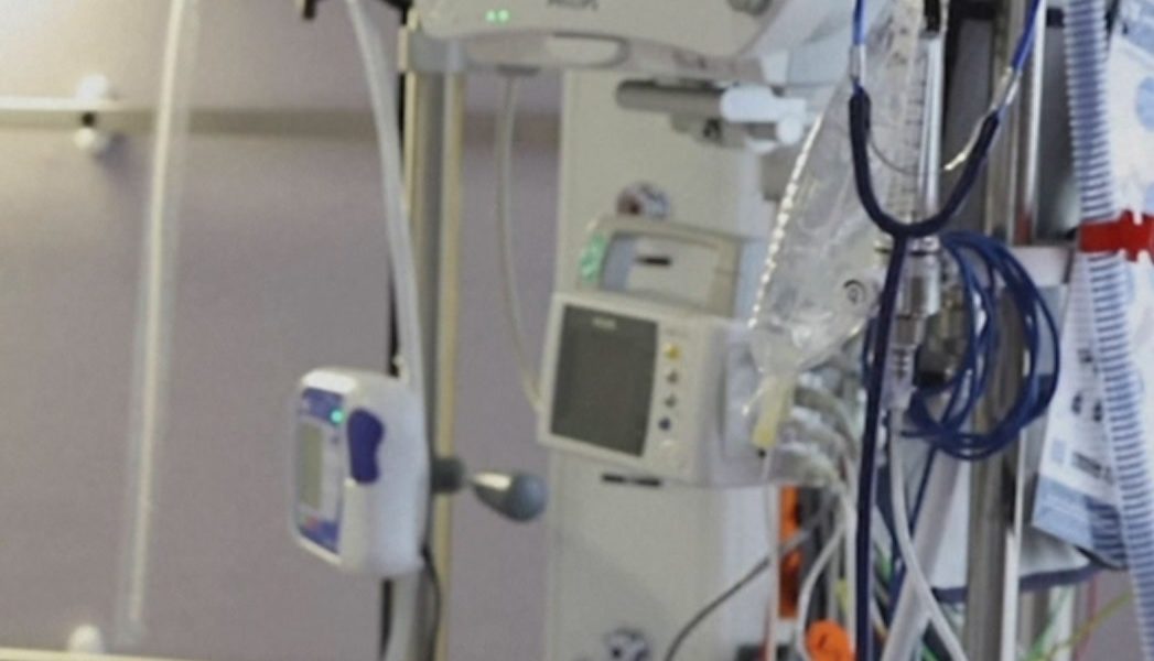 Un adolescent de 13 ani se află în stare gravă la Spitalul Județean din Timișoara, după ce a fost lovit de o poartă de fotbal