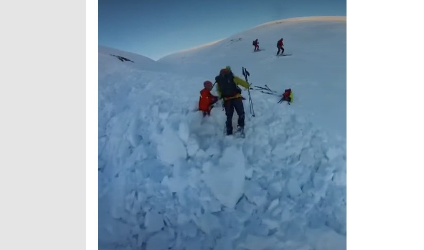 Avalanșă spectaculoasă în Bucegi, surprinsă într-o filmare