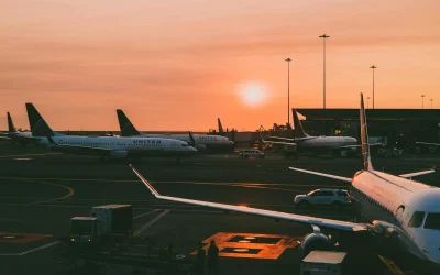 MAE: Românii blocați în străinătate din cauza anulărilor de zboruri primesc sprijin consular Ministerul Afacerilor Externe (MAE) a anunțat că cetățenii români afectați de anulările de zboruri internaționale, generate de situația din Orientul Mijlociu și de perturbările din traficul aerian, pot beneficia de asistență consulară