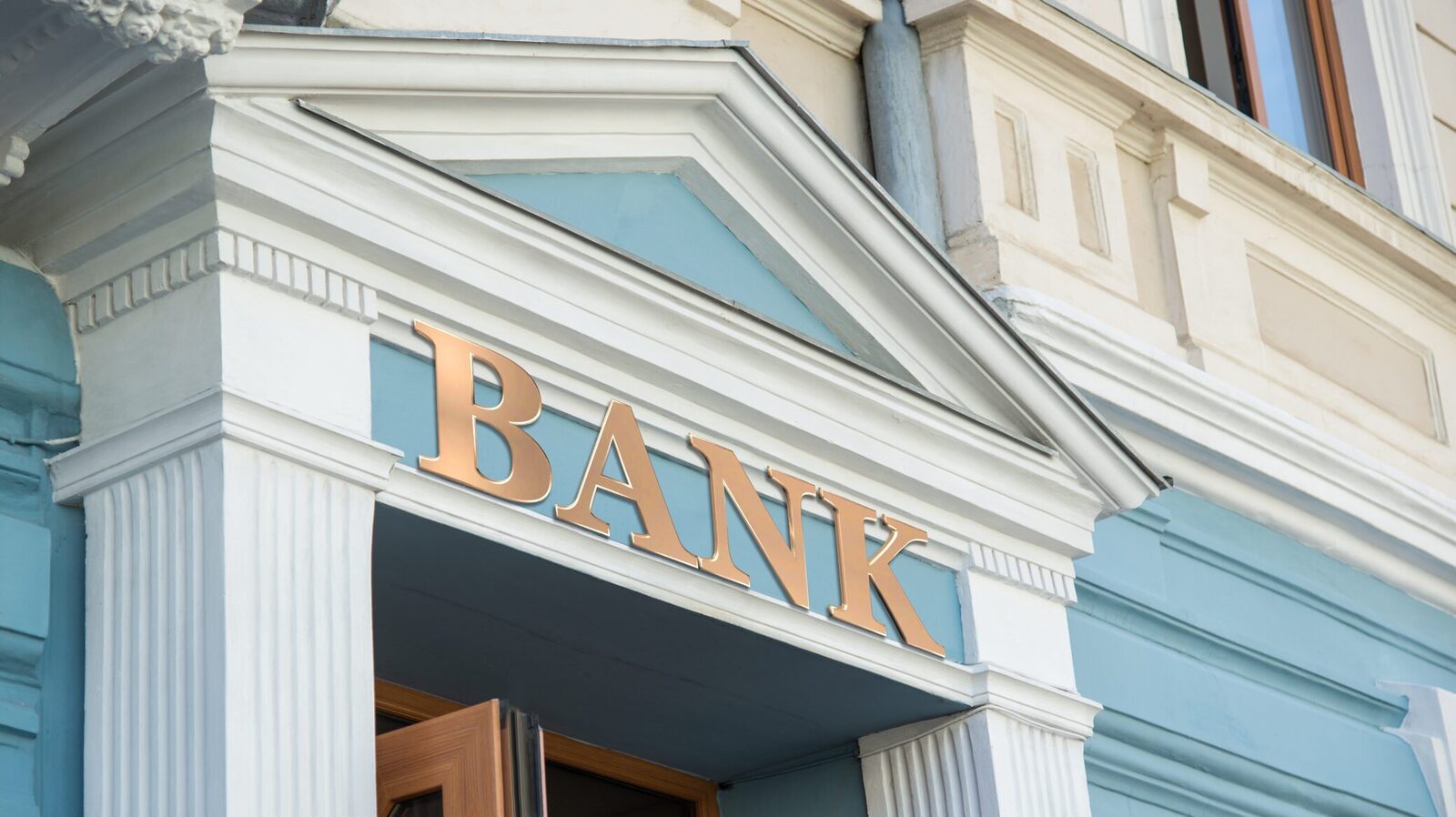 Raiffeisen Bank, pe cale să achiziționeze Garanti BBVA România O tranzacție majoră se profilează pe piața financiară autohtonă, cu Raiffeisen Bank în postura de potențial cumpărător al Garanti BBVA România