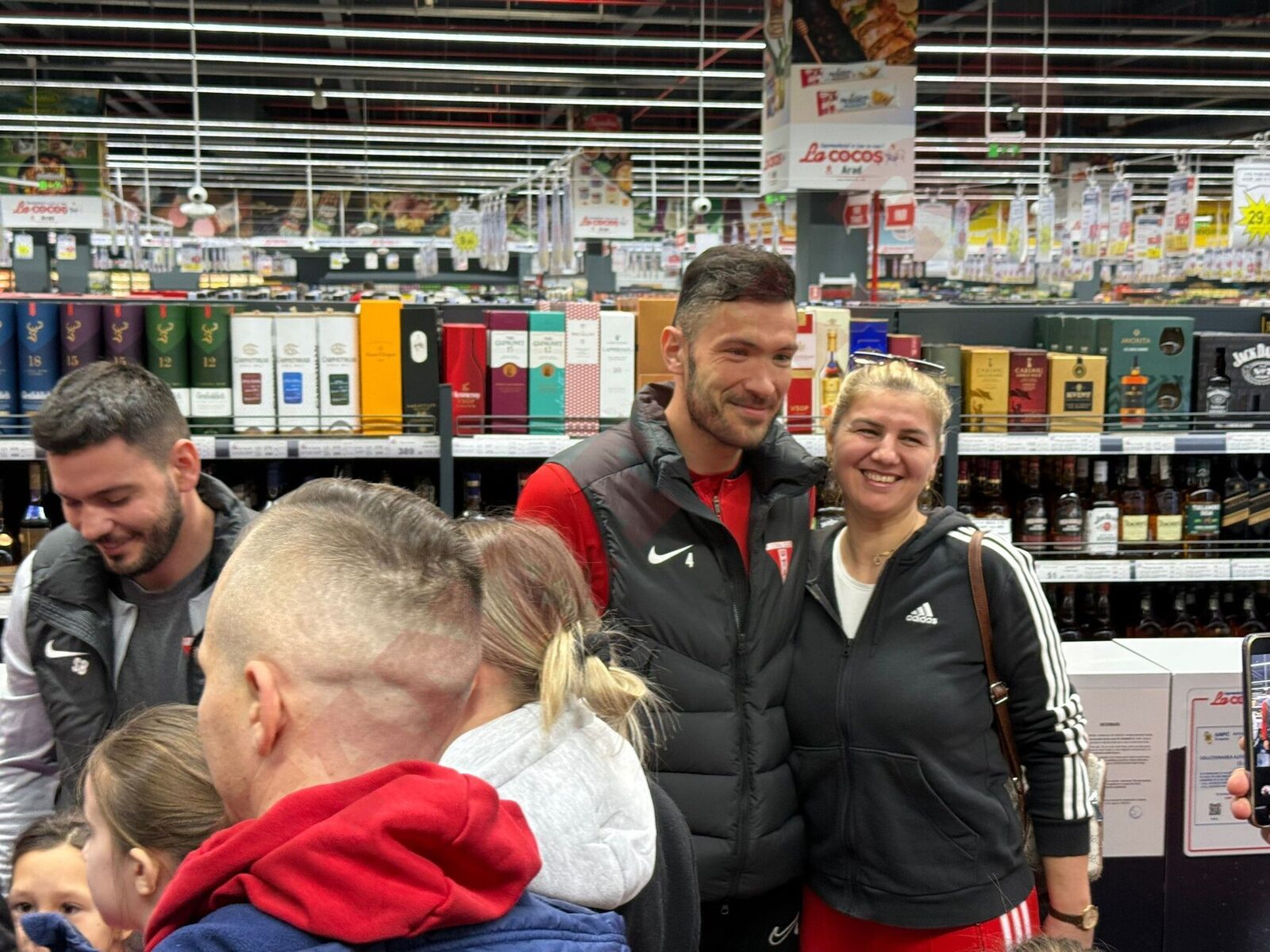 UTA, relaxare înainte de FCSB: Mărțișoare pentru fani de 1 Martie. [FOTO]