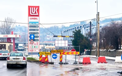Prețurile carburanților continuă să crească: Motorina se apropie de pragul de 9 lei pe litru Românii se confruntă cu o nouă scumpire a carburanților, în special a motorinei, care a înregistrat creșteri semnificative în majoritatea orașelor mari