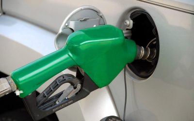 După adoptarea bugetului, premierul analizează posibilitatea compensării prețului la carburanți Premierul Ilie Bolojan a abordat, într-o conferință de presă, chestiunea posibilei compensări a prețului la carburanți, ca răspuns la criza din Orientul Mijlociu și impactul acesteia asupra prețurilor la pompă