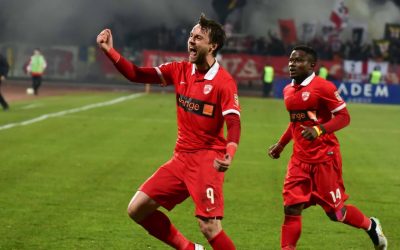 Bilinski, fostul dinamovist, un nou capitol în carieră: jucător și antrenor în aceeași zi Kamil Bilinski, fost atacant al echipei Dinamo București, a surprins lumea fotbalului prin decizia sa de a începe o dublă carieră