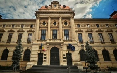 BNR lansează o reproducere a monedei de 5 lei din 1880, cu un tiraj limitat Banca Națională a României (BNR) a emis o reproducere din argint a monedei de 5 lei din anul 1880, o inițiativă numismatică cu un tiraj de doar 1.000 de exemplare