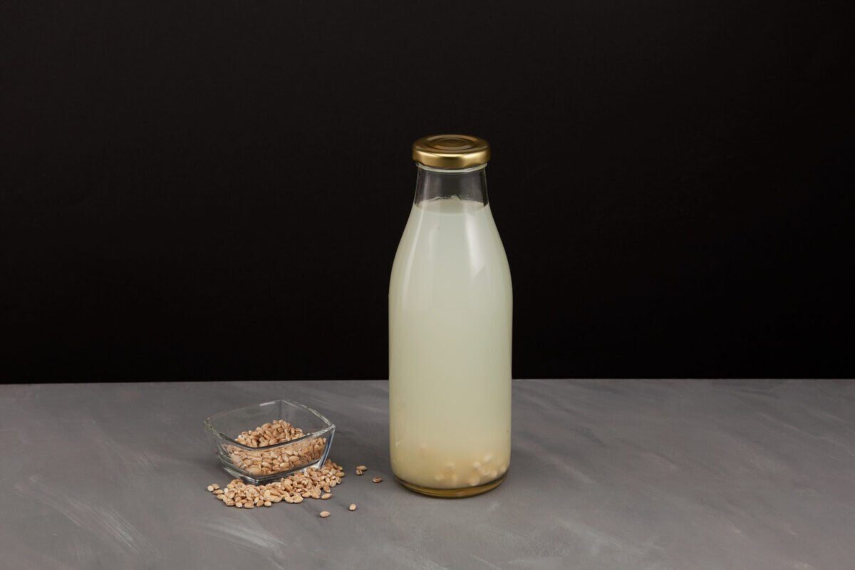 Borșul de casă: Secretul gustului autentic în ciorba românească Borșul de casă, un ingredient-cheie în bucătăria tradițională românească, se distinge prin gustul său specific, diferit de variantele disponibile în comerț