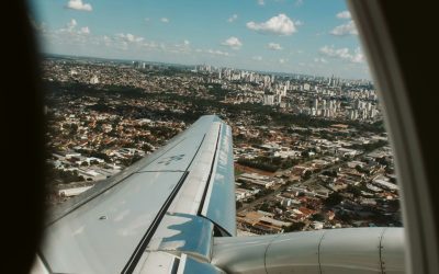 Experți în călătorii aeriene au identificat locurile din avion pe care pasagerii ar trebui să le evite pentru a avea o experiență mai plăcută