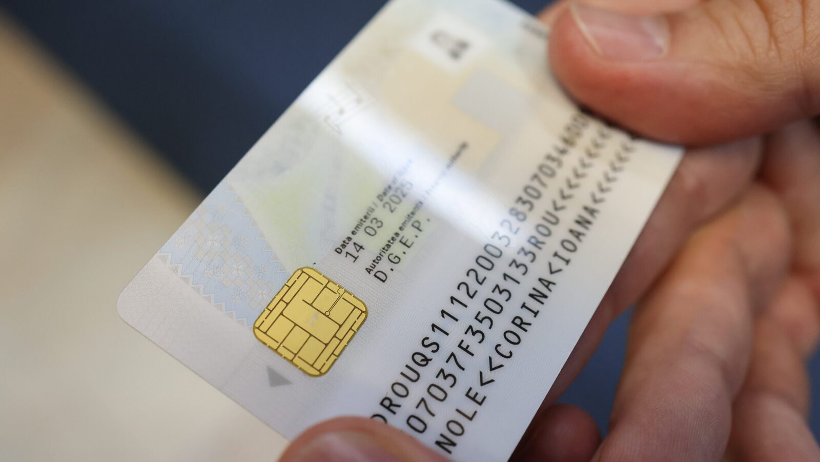 Buletinul electronic: un pas spre digitalizare care creează confuzii Introducerea buletinelor electronice, cu informațiile despre adresă stocate pe cip, a generat o serie de probleme pentru cetățeni