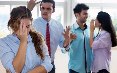 Psihopații corporatiști: Cum să-i recunoști și să te protejezi la locul de muncă Psihopații nu sunt doar personaje de film, ci pot ocupa poziții de conducere în companii mari, unde își folosesc abilitățile de manipulare pentru a obține putere și influență